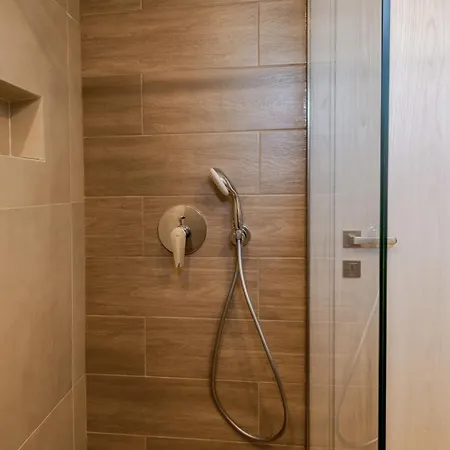 Restia Tower Apartment Tragaki